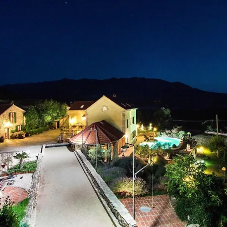 Authentic Dalmatian Hillside Escape With Pool, Sauna & Bbq *
