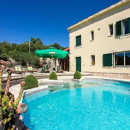 Authentic Dalmatian Hillside Escape With Pool, Sauna & Bbq 別荘 Zadvarje