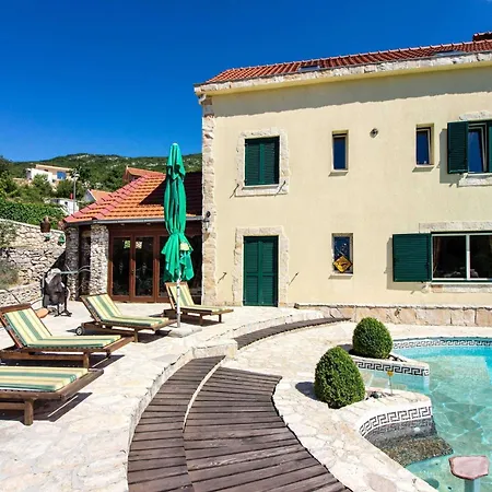 別荘 Authentic Dalmatian Hillside Escape With Pool, Sauna & Bbq