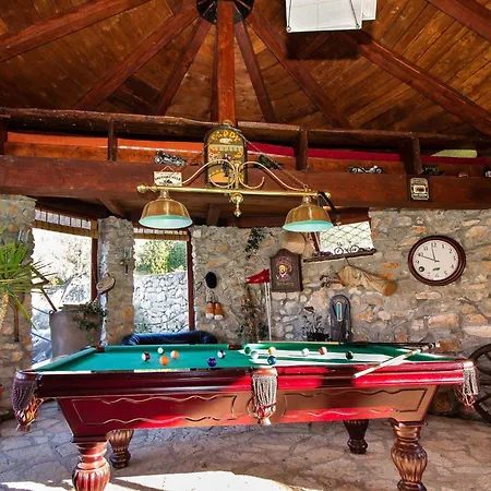 Authentic Dalmatian Hillside Escape With Pool, Sauna & Bbq Zadvarje