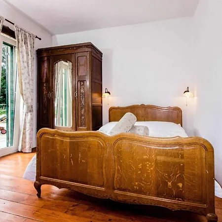 Authentic Dalmatian Hillside Escape With Pool, Sauna & Bbq * Zadvarje