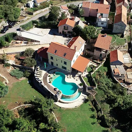 別荘 Authentic Dalmatian Hillside Escape With Pool, Sauna & Bbq