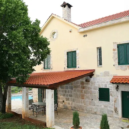 Authentic Dalmatian Hillside Escape With Pool, Sauna & Bbq Zadvarje