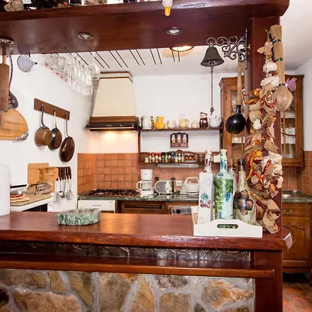 بيت للعطل Authentic Dalmatian Hillside Escape With Pool, Sauna & Bbq